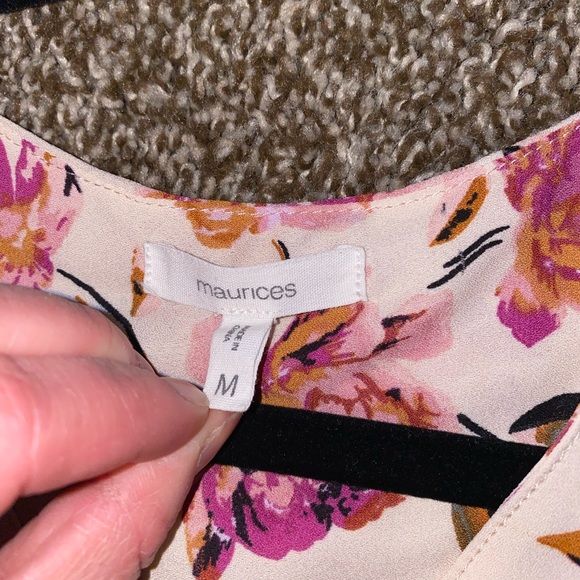 Maurice’s floral blouse tank - Picture 3 of 4